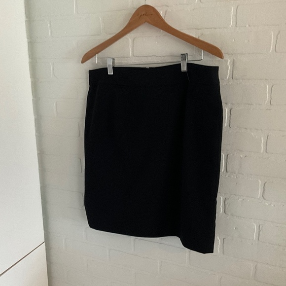 Calvin Klein Skirt Pencil Black Back slit Back zipper Lined Sz 14 Petite - Picture 7 of 12